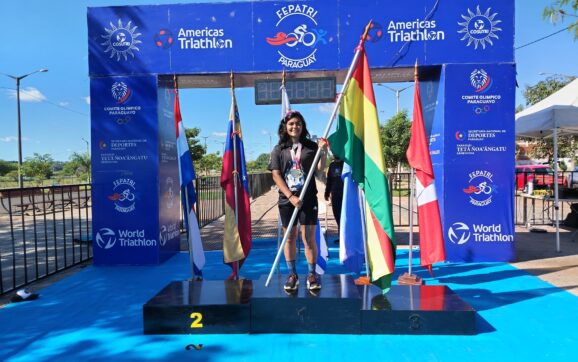 Marjim Soto Ramos: La triatleta boliviana que superó la adversidad y se coronó campeona nacional.