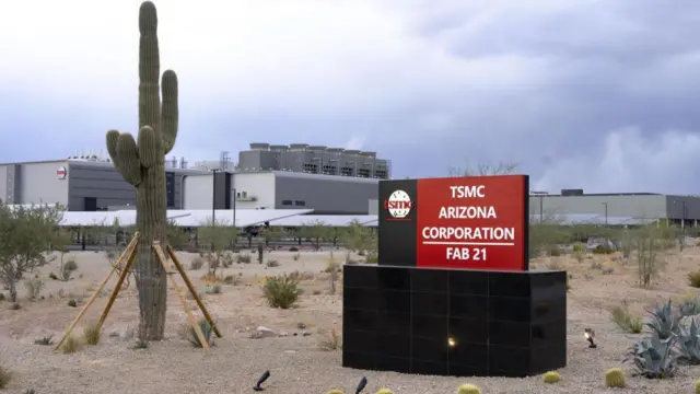 TSMC construye fábrica de semiconductores en Arizona, Estados Unidos.