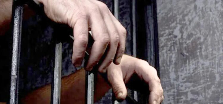 Dos individuos detenidos por robo agravado en Sucre.