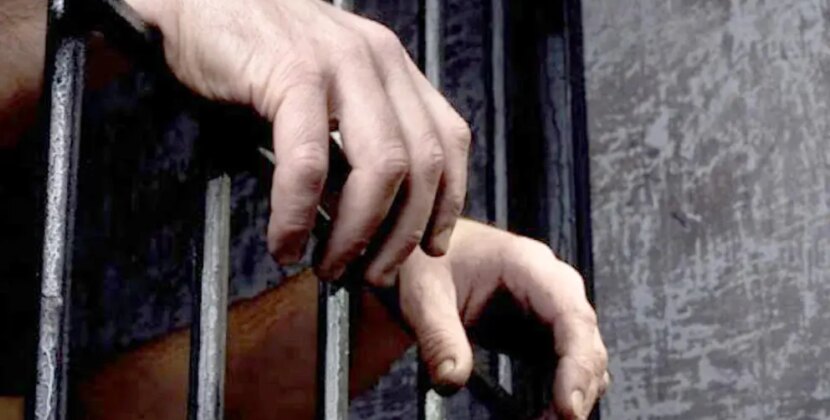Dos individuos detenidos por robo agravado en Sucre.