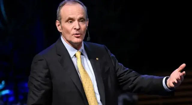 El Premio Nobel de Economía Simon Johnson advierte sobre el poder de las grandes empresas tecnológicas.