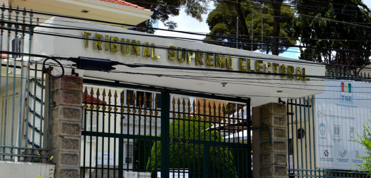 ASPB-Súmate presenta su programa de gobierno ante el Tribunal Supremo Electoral de Bolivia.