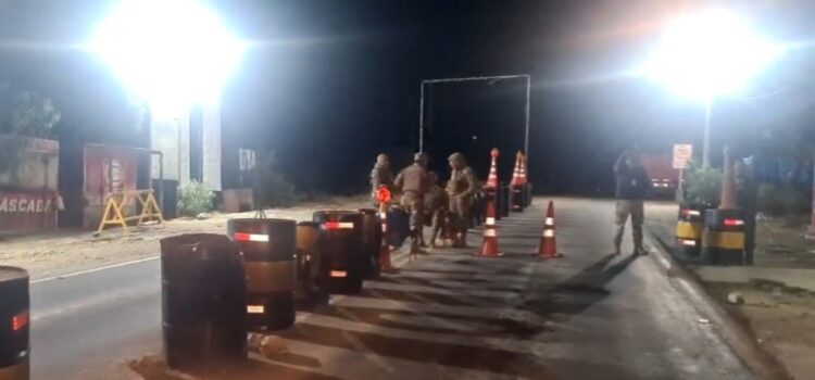 Fuerzas militares intensifican operativos en frontera boliviana para combatir contrabando.