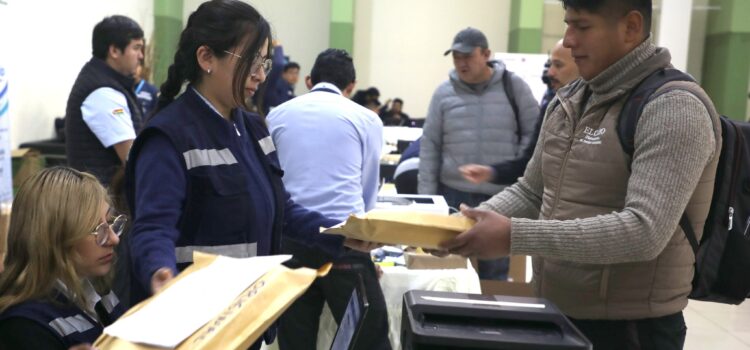 Inicio del proceso de Recepción, Apertura y Evaluación de Sobres del Canal Directo en La Paz para Subsidios Alimenticios en Bolivia