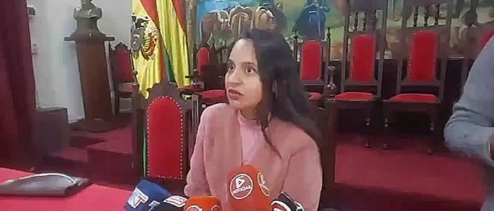 La concejal Nushenka Gaite asume temporalmente la alcaldía para enfrentar la crisis en la ciudad.