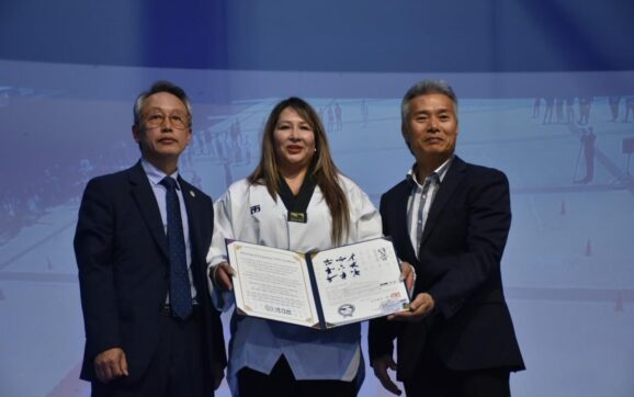 Celebración del Bicentenario del Estado Plurinacional: demostración de taekwondo por la Embajada de Corea en Bolivia.