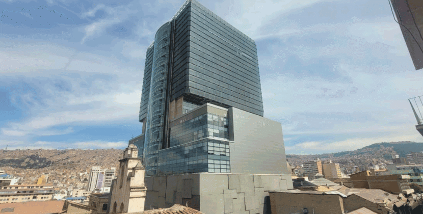 La Cámara de Senadores aparta a Israel Quino por acusaciones de violencia familiar.