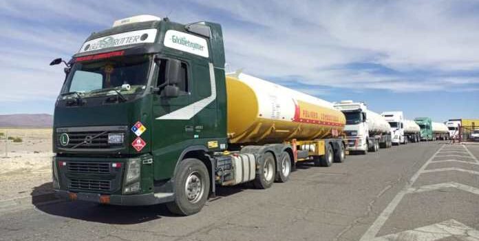 Ejecutivo de empresa de autotransporte expresa preocupación por escasez de combustible en Tarija.