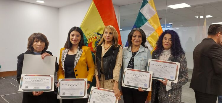 La Cámara de Diputados de Bolivia reconoce la labor del Círculo de Mujeres Periodistas de La Paz.