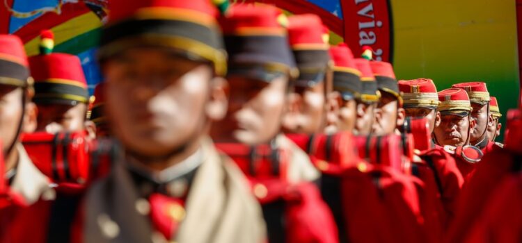 El presidente Luis Arce destaca el rol histórico del Regimiento 1ro de Infantería Colorados de Bolivia