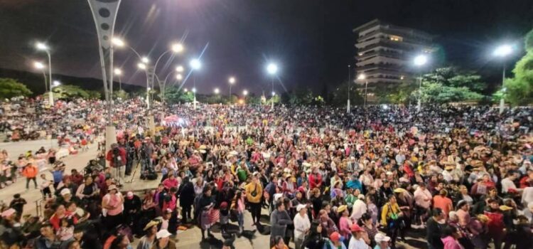 La Alcaldía de Tarija homenajea a las madres de la ciudad con emotivo evento