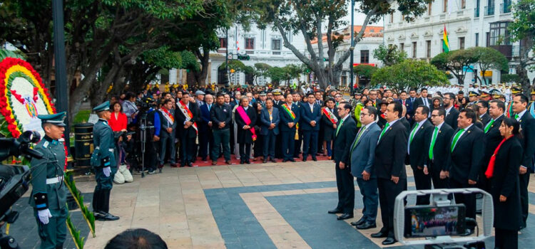 Fiscal General del Estado encabeza actos conmemorativos en Sucre por la Revolución de Chuquisaca.