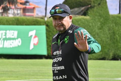 Barcelona renueva contrato de Hansi Flick hasta 2027 tras exitosa temporada