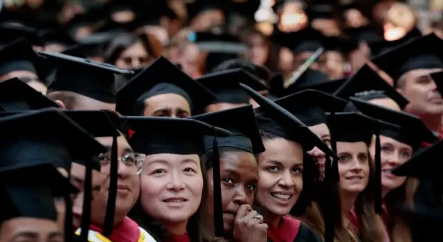 El gobierno de Trump revoca visas de estudiantes chinos en EE.UU.