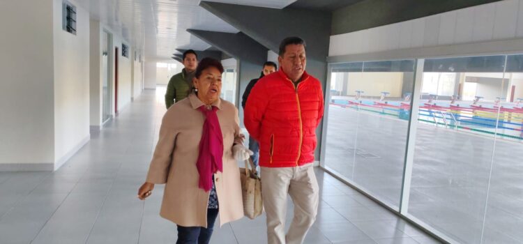 Delia García coordina acciones para recuperar piscinas de Tarija y fortalecer el deporte acuático