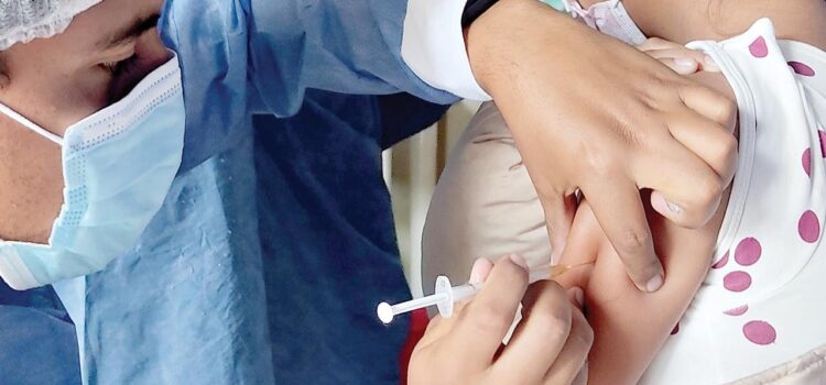 Cochabamba reporta 79 casos sospechosos de sarampión y refuerza vacunación infantil