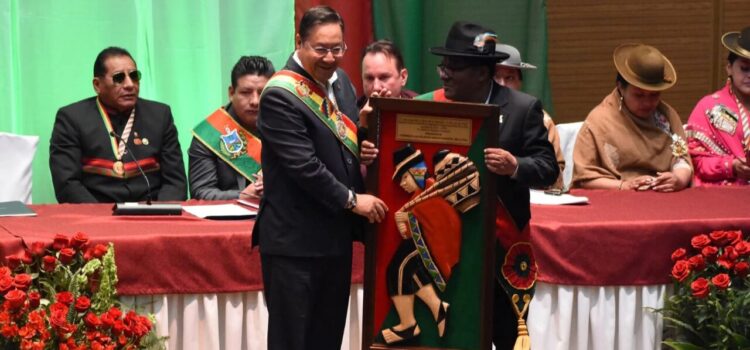 La Paz conmemora 216 años de la Gesta Libertaria con actos oficiales y celebraciones folclóricas