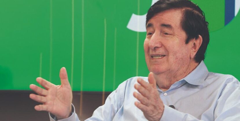 Estratega político latinoamericano analiza el desencanto y la política del espectáculo en Bolivia