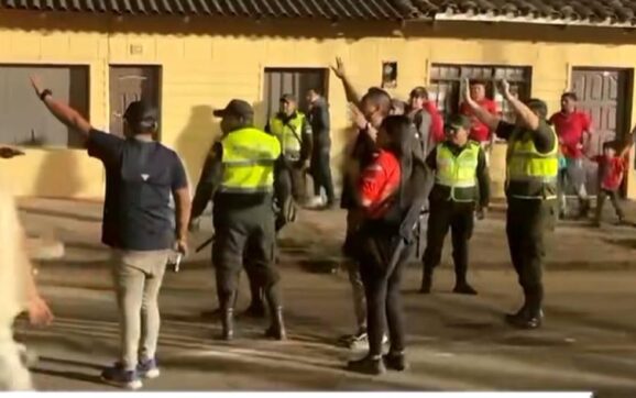 Disturbios en Montero tras partido de fútbol: simpatizantes de Guabirá se enfrentan a la policía