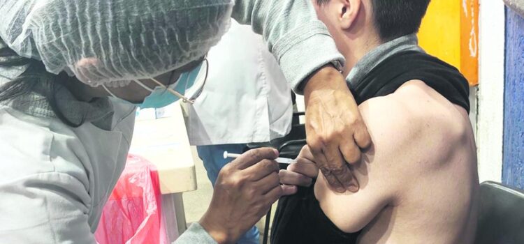 Joven con sarampión contagioso desaparecido genera alerta sanitaria en Cochabamba