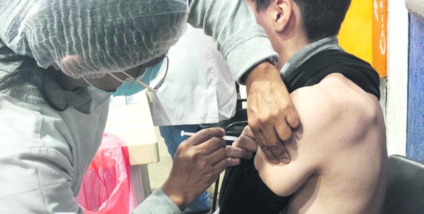 Joven con sarampión contagioso desaparecido genera alerta sanitaria en Cochabamba