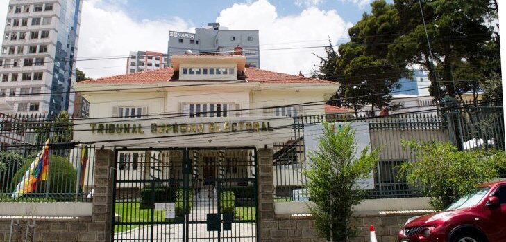 Licencia médica del titular del TSE desata debate sobre sucesión y constitucionalidad en el órgano electoral