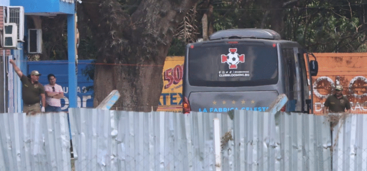 Ataque a autobús del Club Blooming en Montero genera alarma y denuncia por intento de homicidio