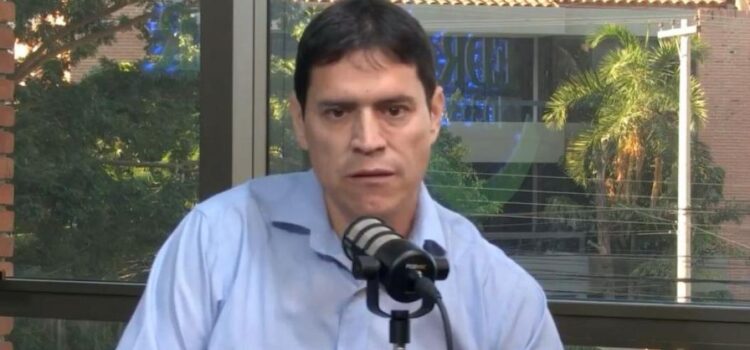 Alcalde de Montero pide prohibir grupos violentos del fútbol tras ataques a equipo y policía herida