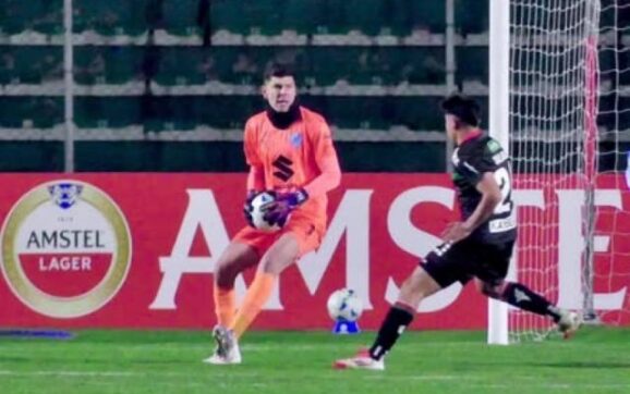 Lampe, figura clave en el avance de Bolívar a octavos de final de la Sudamericana