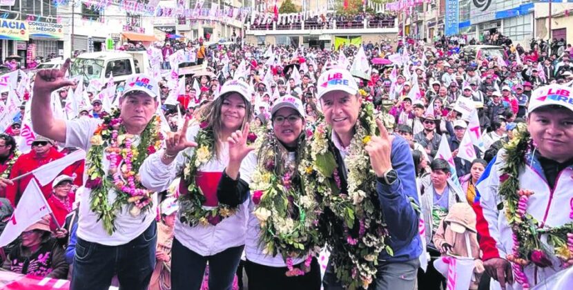 Opositores irrumpen en bastiones del MAS evistas promueven activamente el voto nulo