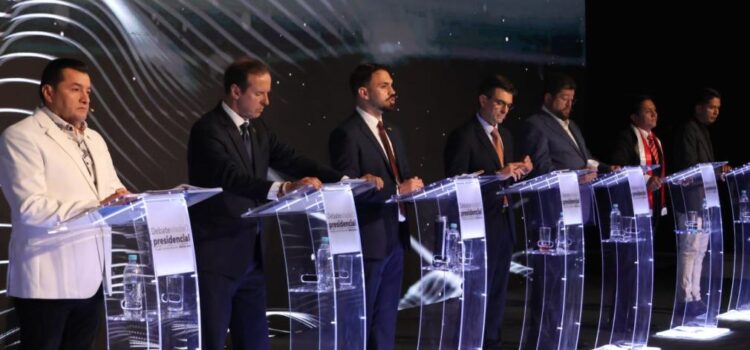 Candidatos Presidenciales Presentan Propuestas Clave para Mujeres Inclusión Financiera Indígena Salud y Educación