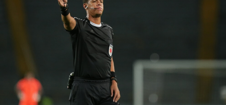 Árbitro experimentado en el Hernando Siles dirigirá el crucial encuentro entre Bolívar y Cienciano