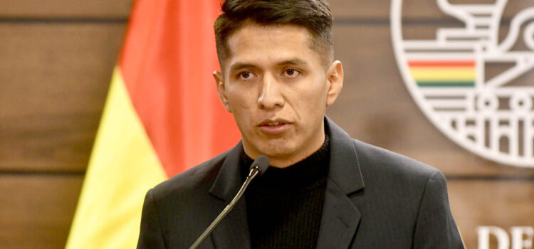 Andrónico Luksic alerta contra el voto nulo a días de las elecciones un retroceso imperdonable