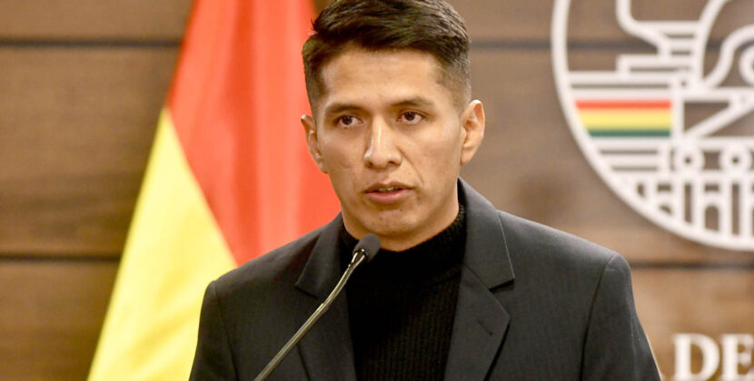 Andrónico Luksic alerta contra el voto nulo a días de las elecciones un retroceso imperdonable