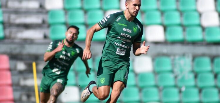 Villegas alerta sobre el bajo ritmo de Luis Haquin previa a las Eliminatorias Sudamericanas