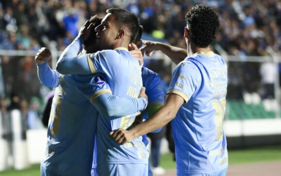 Bolívar golpea dos veces a Cienciano y buscará la clasificación en Cusco