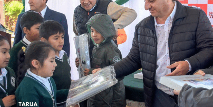 Alcaldía inicia entrega masiva material escolar apoyo estudiantes rurales