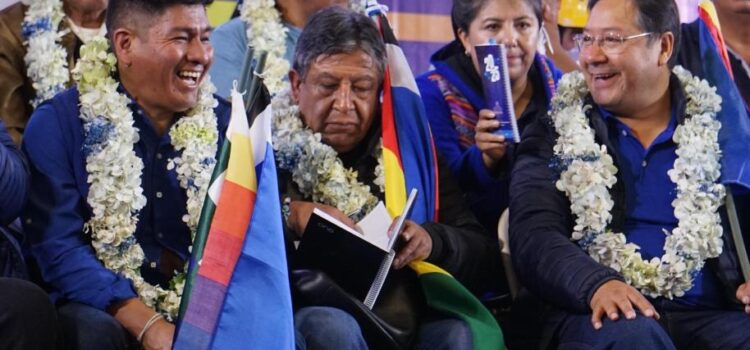 Izquierda Dividida Analiza Derrota Electoral Tres Flancos en Debate Profundo