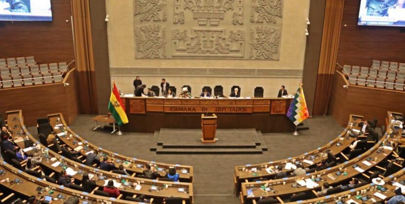 Legisladores polémicos bajo presión por auditorías ante acusaciones de desfalco