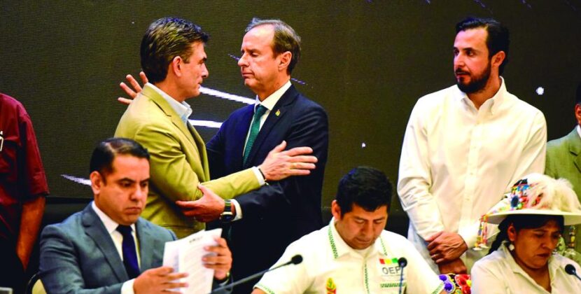 Paz y Quiroga firman acuerdo de paz pero mantienen tensión política en declaraciones conjuntas