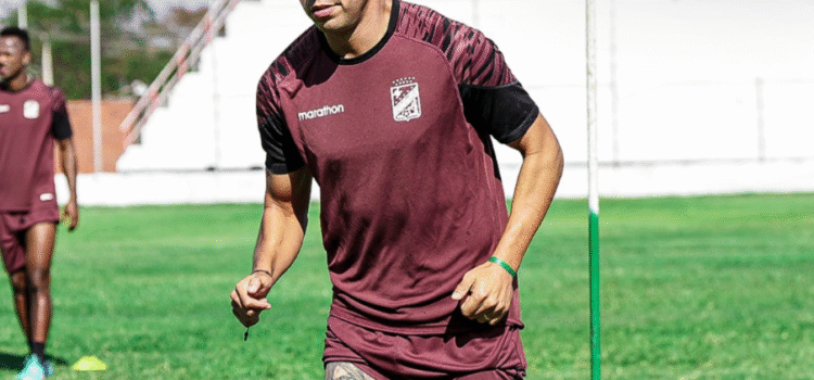 Santacruz Llama a la Prudencia Mentalidad Ganadora Clave para el Equipo