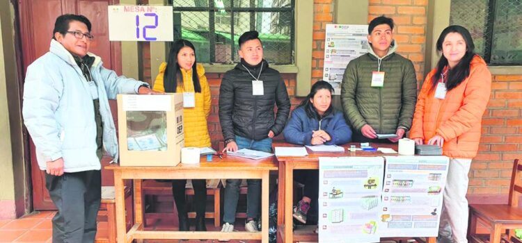 Jurados electorales reclutan jóvenes y ciudadanos hasta sesenta años para garantizar la transparencia de los comicios