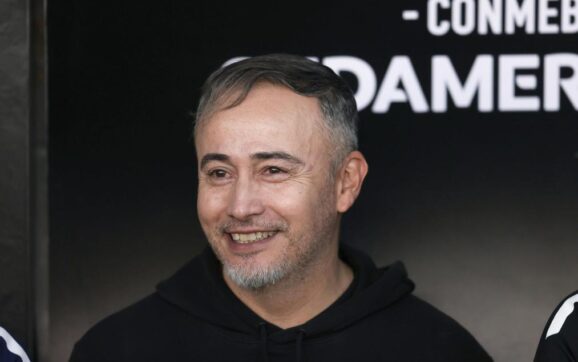 Robatto destaca entrega total del equipo y afirma que siguen vivos para el partido de vuelta