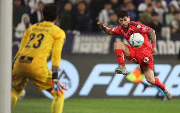 Alianza Lima y Universidad de Chile empatan sin goles en vibrante encuentro en Lima