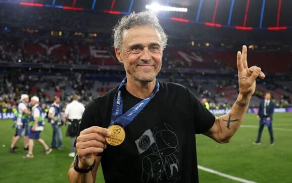 Luis Enrique entrenador del año recibe prestigioso Trofeo Johan Cruyff