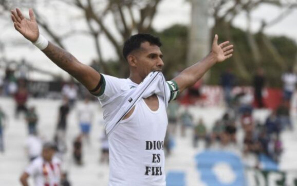 Oriente Petrolero vence a Independiente en un final de infarto