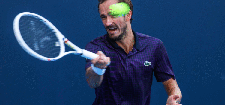 Medvedev Domina a Zverev y Avanza a Semifinales del Abierto de China