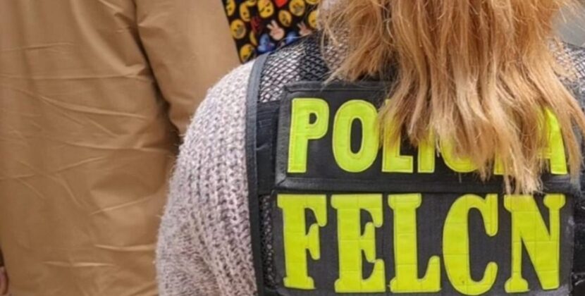 Oruro madre denuncia a su hijo adolescente encontrado con droga y arma de fuego