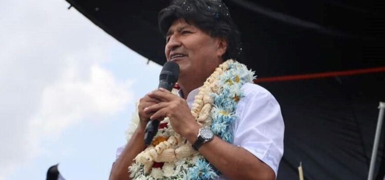 Evo Morales descarta segunda vuelta mientras sus seguidores promueven voto nulo