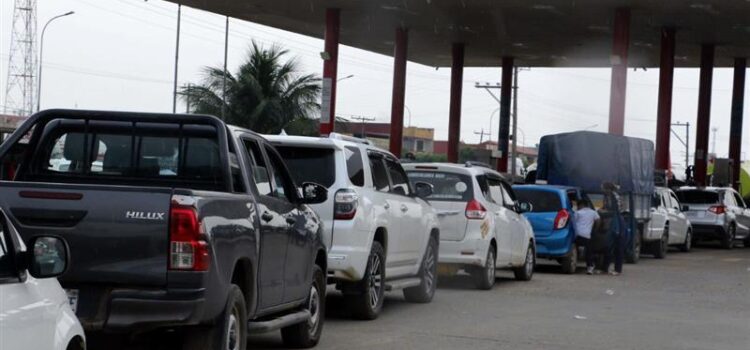 Colapsa Sistema de Venta de Combustible en Bolivia Caos por Fallas en la Distribución de Gas Vehicular Gasolina y Diésel